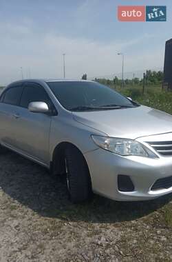 Седан Toyota Corolla 2013 в Львові