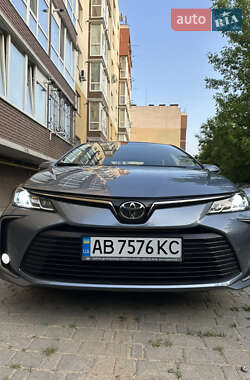 Седан Toyota Corolla 2022 в Виннице