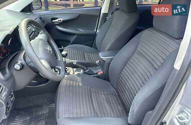 Седан Toyota Corolla 2012 в 