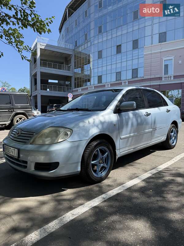 Седан Toyota Corolla 2005 в 
