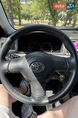 Седан Toyota Corolla 2005 в 