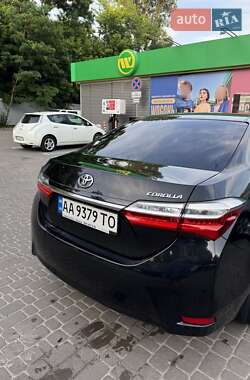 Седан Toyota Corolla 2018 в 