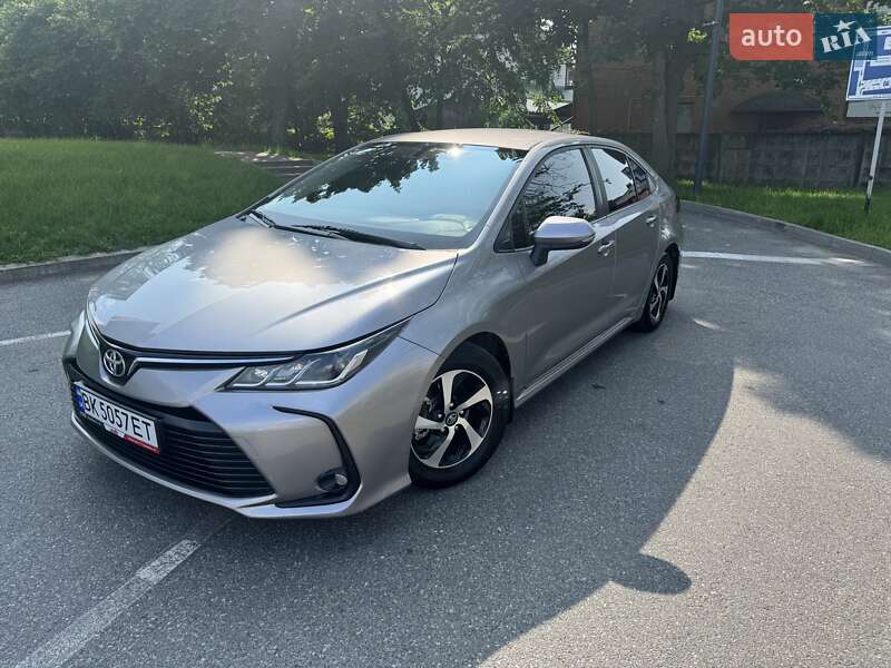 Седан Toyota Corolla 2020 в Виннице