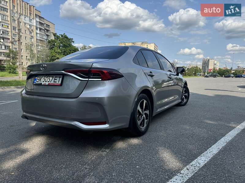 Седан Toyota Corolla 2020 в Виннице