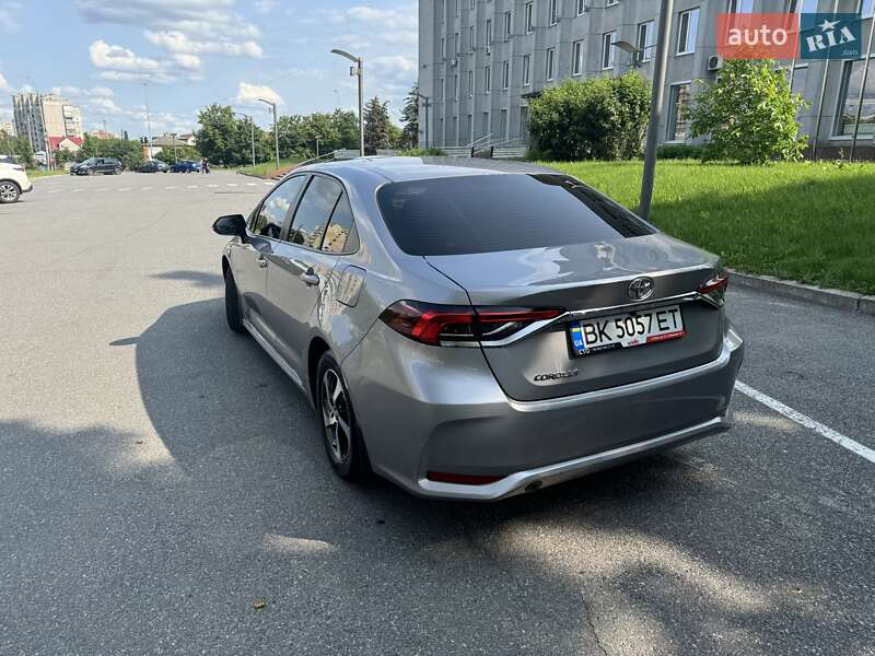 Седан Toyota Corolla 2020 в Виннице