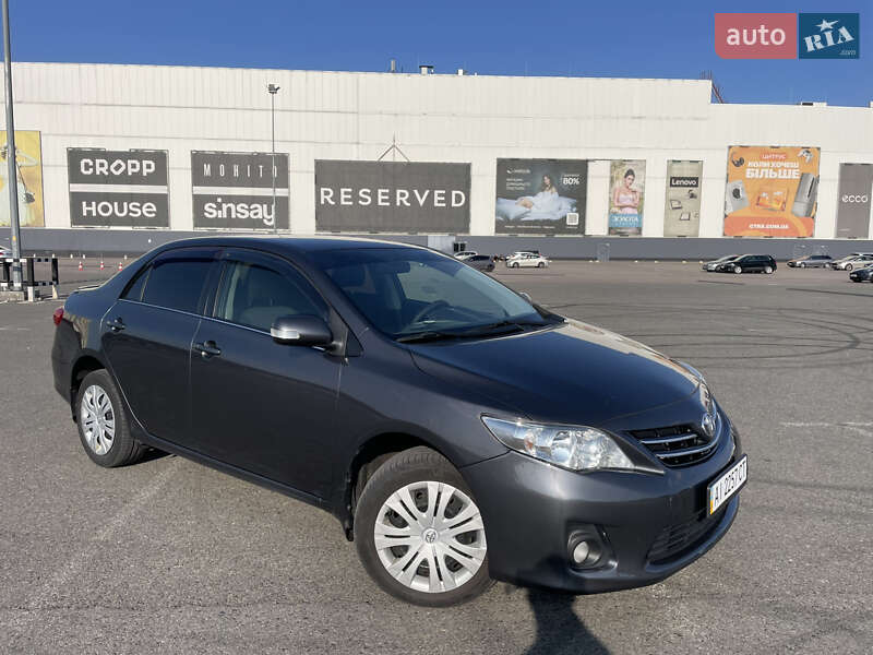 Седан Toyota Corolla 2010 в 