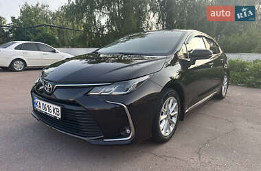 Седан Toyota Corolla 2019 в Прилуках