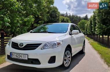 Седан Toyota Corolla 2012 в Полтаве