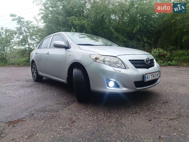 Седан Toyota Corolla 2007 в Вышгороде