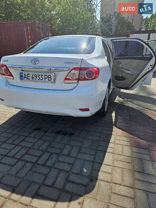 Седан Toyota Corolla 2013 в Желтых Водах
