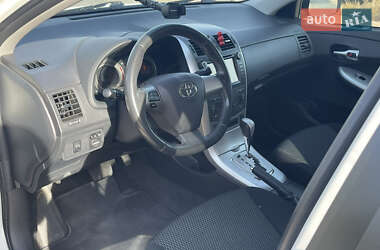 Седан Toyota Corolla 2011 в 