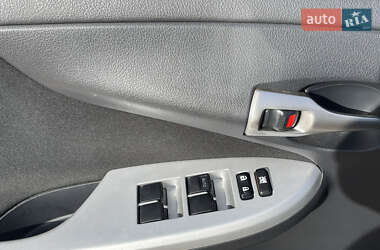 Седан Toyota Corolla 2011 в 