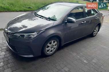 Седан Toyota Corolla 2018 в 
