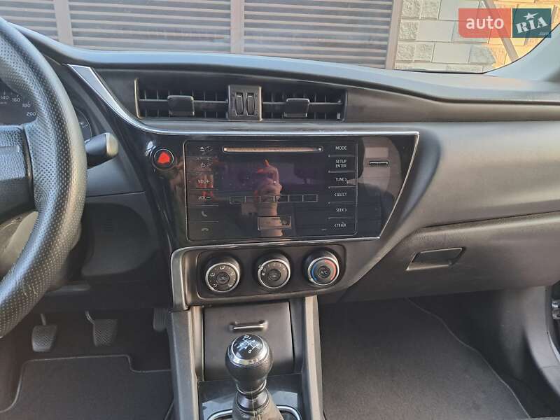 Седан Toyota Corolla 2018 в Рівному