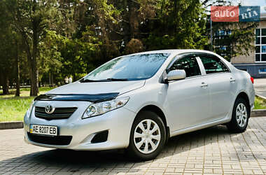 Седан Toyota Corolla 2009 в Кривом Роге