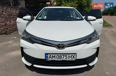 Седан Toyota Corolla 2017 в 