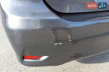 Седан Toyota Corolla 2013 в 