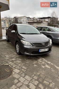 Седан Toyota Corolla 2013 в Львове