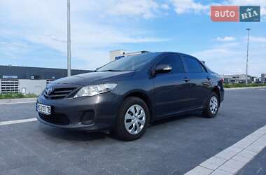 Седан Toyota Corolla 2013 в 