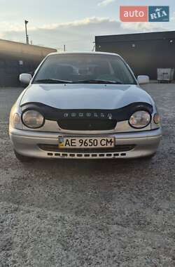 Седан Toyota Corolla 1998 в Днепре