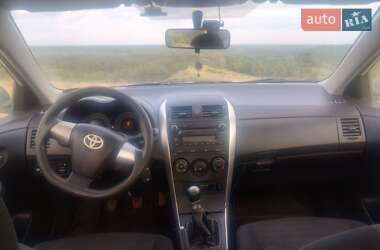 Седан Toyota Corolla 2012 в Опошне