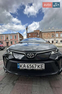 Седан Toyota Corolla 2019 в Харькове
