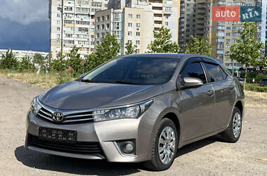 Седан Toyota Corolla 2014 в Черкасах