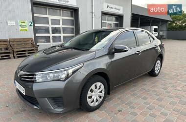Седан Toyota Corolla 2014 в Сарнах