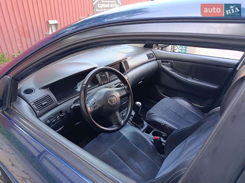 Хэтчбек Toyota Corolla 2005 в Львове
