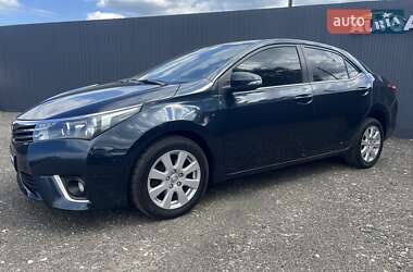 Седан Toyota Corolla 2015 в Києві