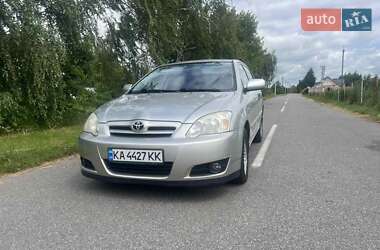 Хэтчбек Toyota Corolla 2005 в Киеве