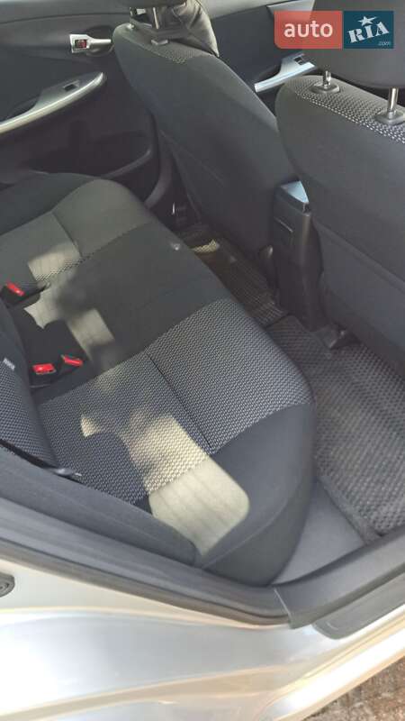 Седан Toyota Corolla 2011 в Киеве фото 7 Седан Toyota Corolla 2011 в Киеве