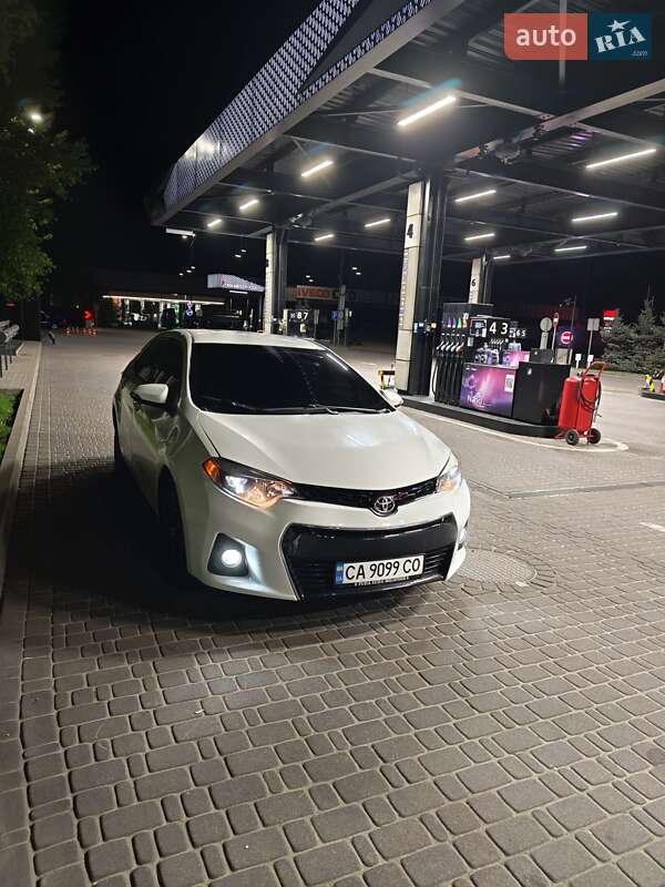 Toyota Corolla 2015