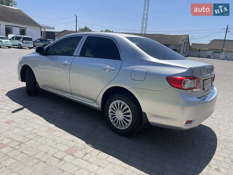 Седан Toyota Corolla 2010 в Арцизові