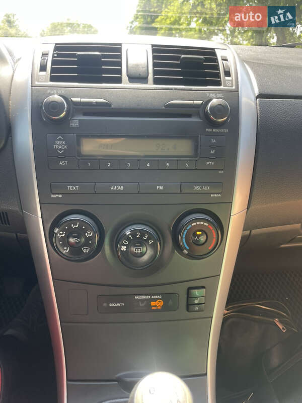 Седан Toyota Corolla 2010 в Арцизові