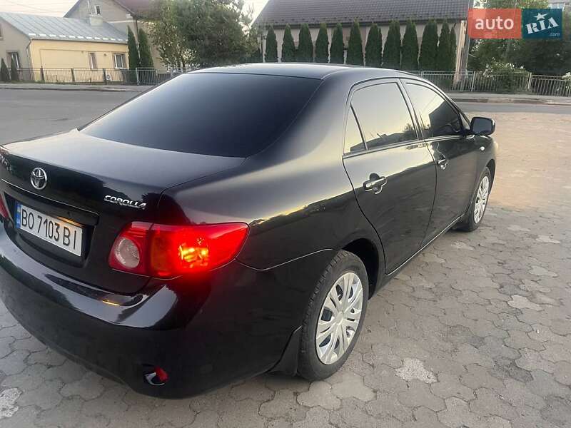 Седан Toyota Corolla 2008 в Тернополе