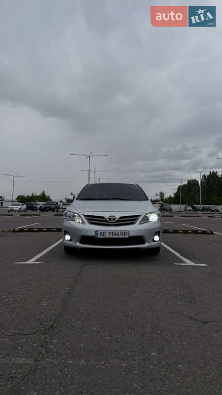 Седан Toyota Corolla 2010 в Днепре