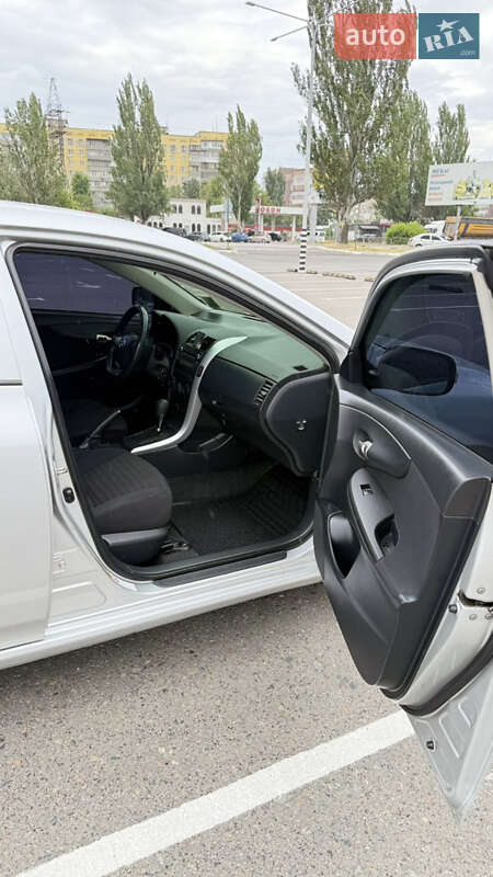 Седан Toyota Corolla 2010 в Днепре