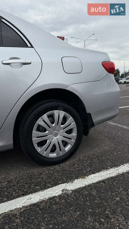 Седан Toyota Corolla 2010 в Днепре