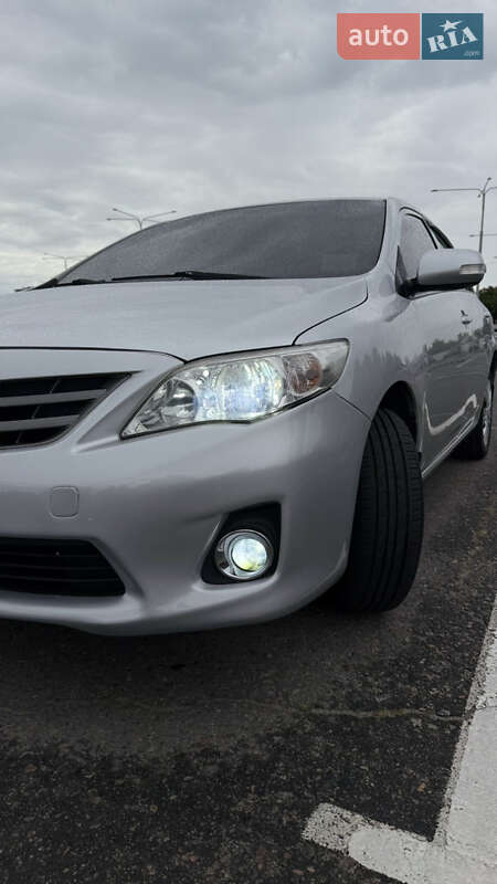 Седан Toyota Corolla 2010 в Днепре