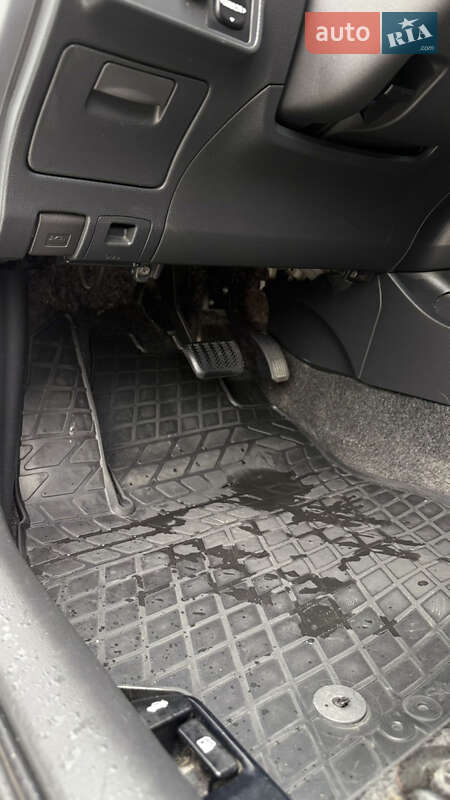 Седан Toyota Corolla 2010 в Днепре
