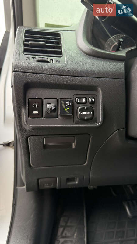 Седан Toyota Corolla 2010 в Днепре