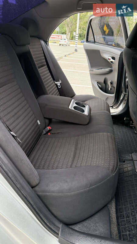 Седан Toyota Corolla 2010 в Днепре