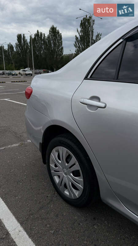 Седан Toyota Corolla 2010 в Днепре