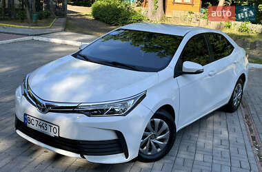 Седан Toyota Corolla 2018 в Дрогобичі