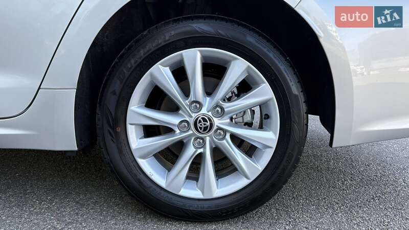 Седан Toyota Corolla 2024 в Киеве