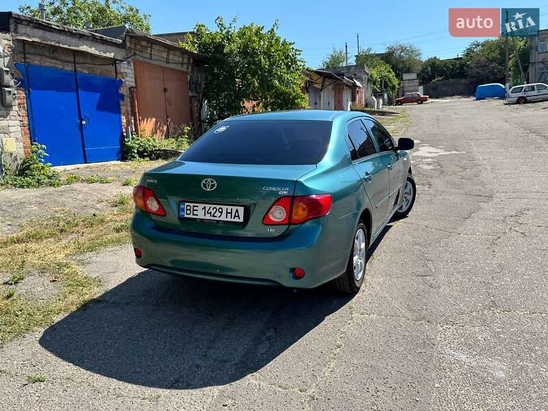 Седан Toyota Corolla 2008 в Николаеве