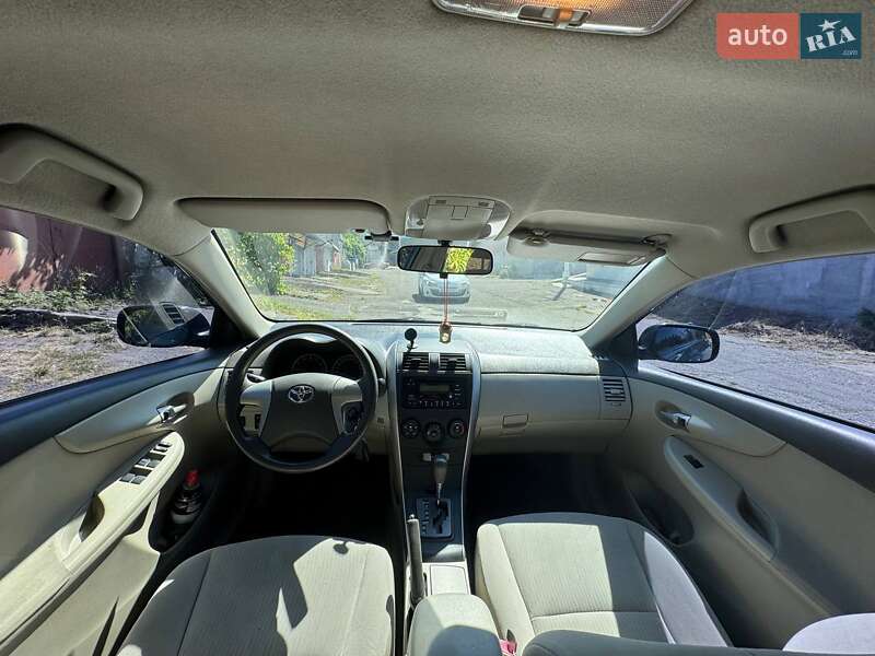 Седан Toyota Corolla 2008 в Николаеве