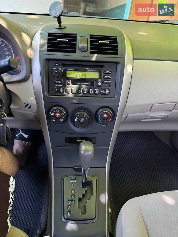 Седан Toyota Corolla 2008 в Николаеве