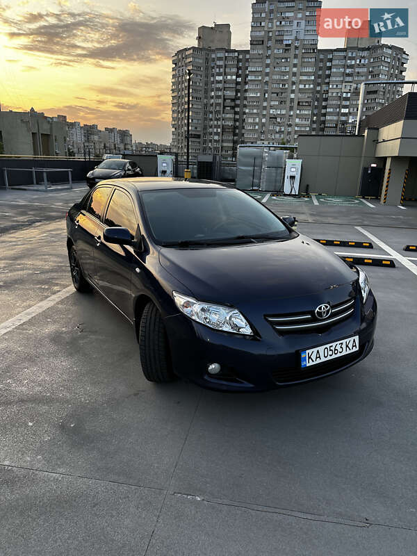 Седан Toyota Corolla 2009 в Києві